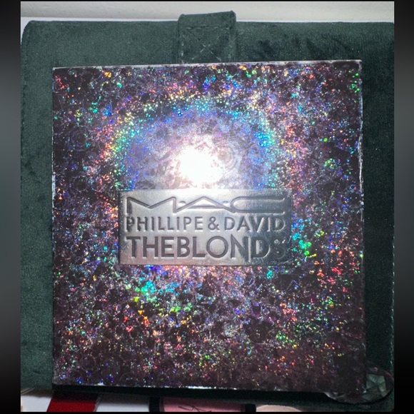 MAC Theblonds Magic Dust Powder - Picture 5 of 12